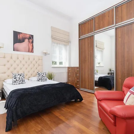 Spacious Two-story With Terrace In Podgorze By Renters Lägenhet